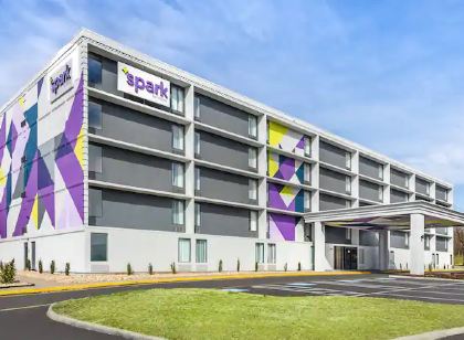 Spark by Hilton Roanoke Airport