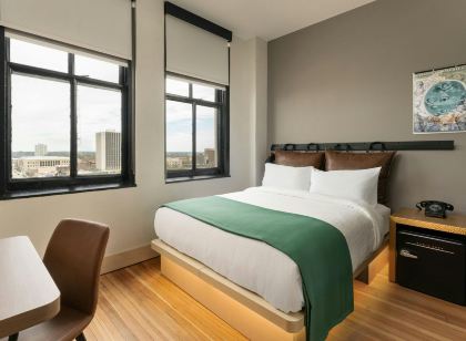 Moxy Columbia Downtown