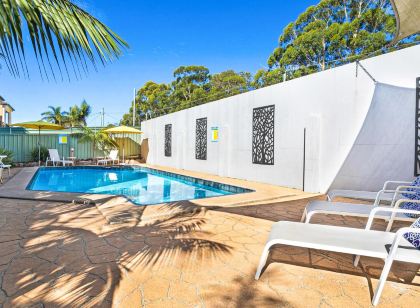 Peninsula Nelson Bay Motel and Serviced Apartments