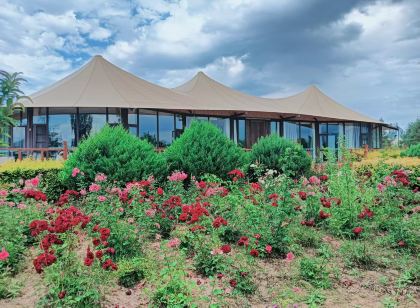 Colorful Danxia Haisheng Tent Hotel