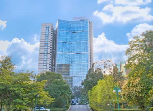 清遠清新希爾頓歡朋酒店