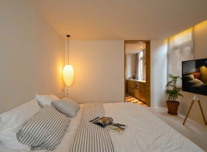 Damien Apartment