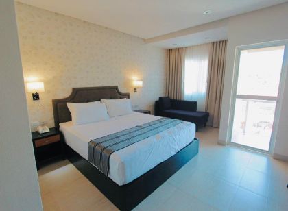 Queen Margarette Hotel Mauban