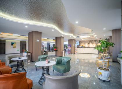 Qingfeng Xiaozhu Hotel