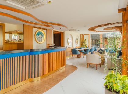 Umet Seaview Hotel with Free Roundtrip Airport Pick up and Drop Off