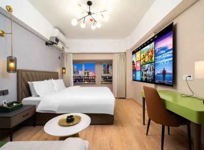 Kaiman Manpin X Movie Hotel