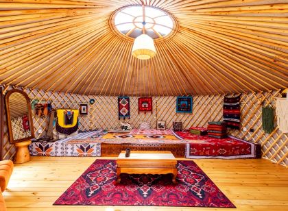 Lakefront Stargazing Homestay (Sayram Lake Scenic Area)