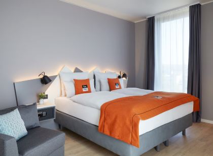 Holiday Inn - the niu, Hub Dusseldorf Messe by IHG