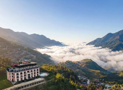DeLaMont Sapa Hotel - Hill Serenity Retreat