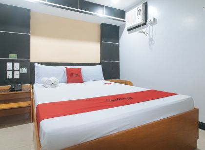 RedDoorz @ Ranchotel Alabang