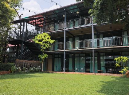Phuniphat Pool Villa