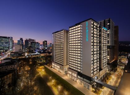 HOTEL THE BOTANIK SEWOON MYEONGDONG