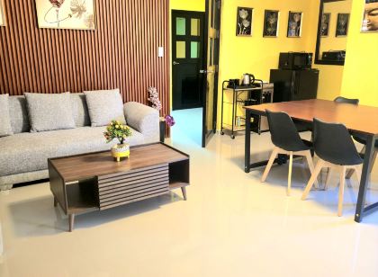 Jenessa's Executive-Suite near Lanuza Surf Bay