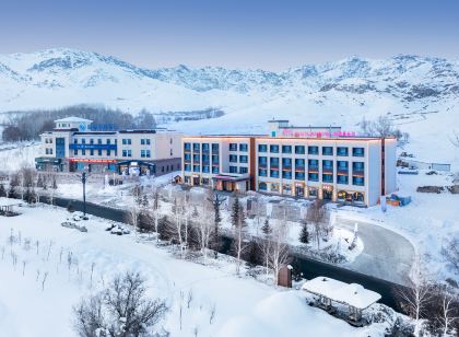 黑鑽俱樂部酒店(可可託海店)