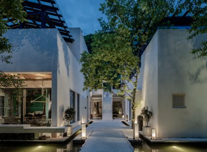 九寨溝林水間輕奢美宿