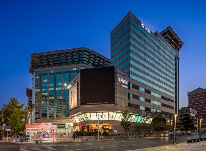 Beijing New World Centre Tongpai Hotel