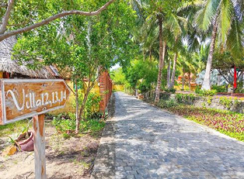 Full Moon Village Resort