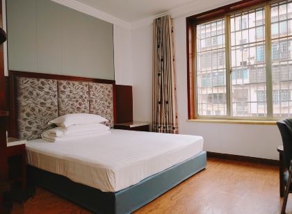 Qijiang Huadu Business Hotel