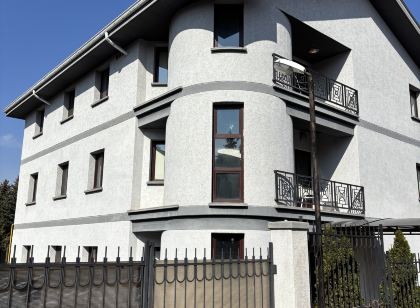 Golden Tour Hotel