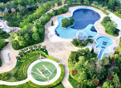 On the other hand· Chasing Waves Hidden Sea Holiday Homestay (Rushan Yintan Beach Branch)