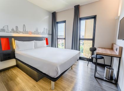 EasyHotel Barcelona Fira