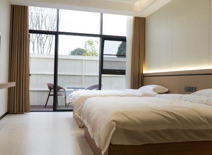 Zigong Qingtian Garden Homestay (Zhonghua Colored Lantern Grand World)