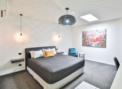 Indulge Apartments - CBD
