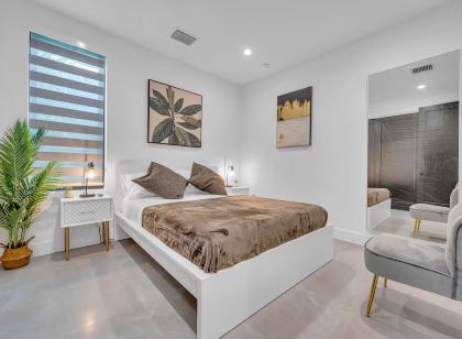 Modern Villa with Pool | BBQ | Putting Green