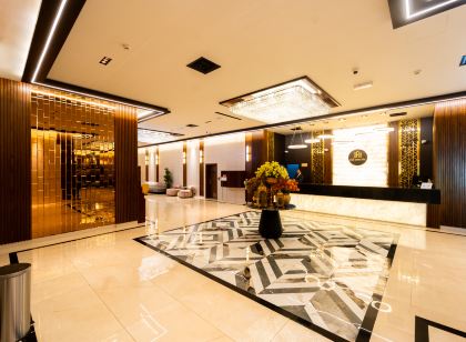 Grand Astoria Hotel