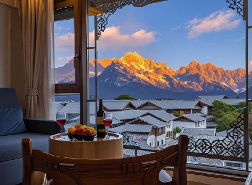 Panoramic View of Snow Mountain in Shanye Rizhao Jinshan (Lijiang Ancient City Branch)