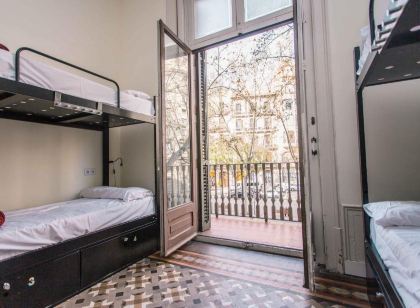 360 Hostel Borne