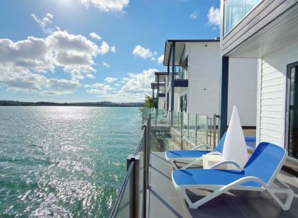 lake view apartment