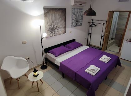 Sunny Rooms and Suites