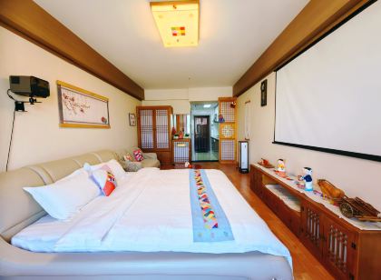 Xunyan Light Luxury Homestay (Yanbian University Internet-famous Wall)