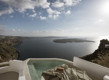 Aqua Luxury Suites