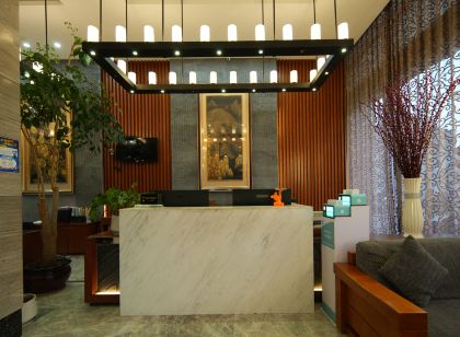 藝龍瑞雲飯店(天台山高鐵站店)