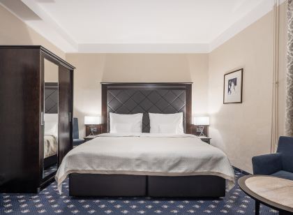 Pytloun Old Armoury Hotel Prague