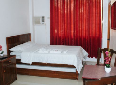 RedDoorz @ LS Suites Poblacion Culasi Antique