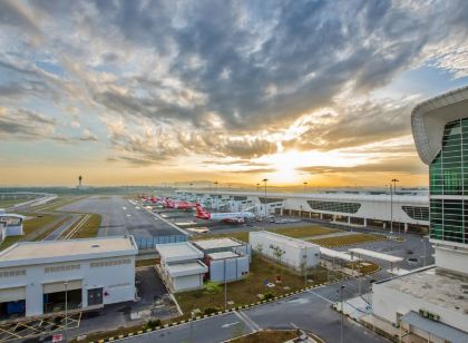Youth City Niai KLIA Fully Aircon Cozy Suite