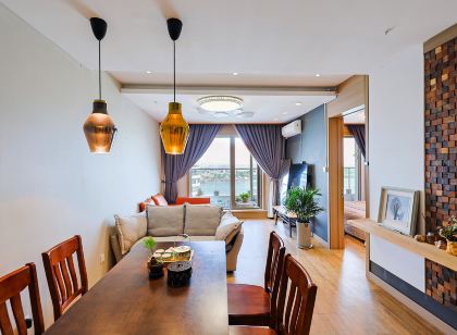 Yueji Qingzhai River View Homestay