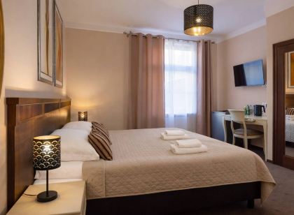 ROYAL ROOMS by WOW HOMES