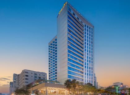 Starcity Bayfront Nha Trang Hotel