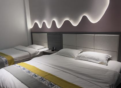 Moonlight Hotel (Qingfeng Road)