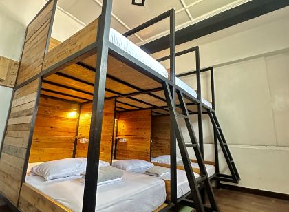 Yellow Umbrella Hostels