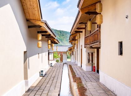 龍南虔心小鎮半山腰溫泉度假飯店