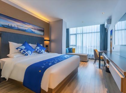 Yeste Yestour Hotel (Luchuan High-Speed Rail Station Pedestrian Street)