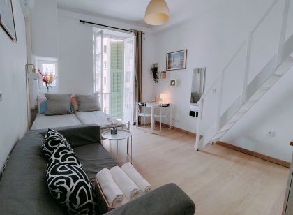 Blue Azur Residence with Balcony and Cityscape View Central City with Double Beds