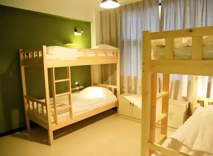 Youwei Youth Apartment (Chuhehan Street Subway Station Hubei Provincial Museum)