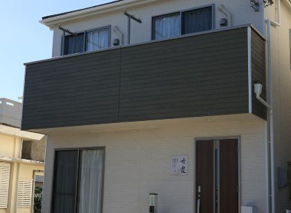 海に近い田舎にある新築家の丹霞阁