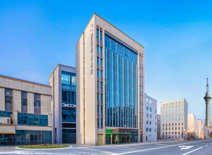 麗呈朗譽酒店(喀什行政服務中心小亞郎濕地公園店)